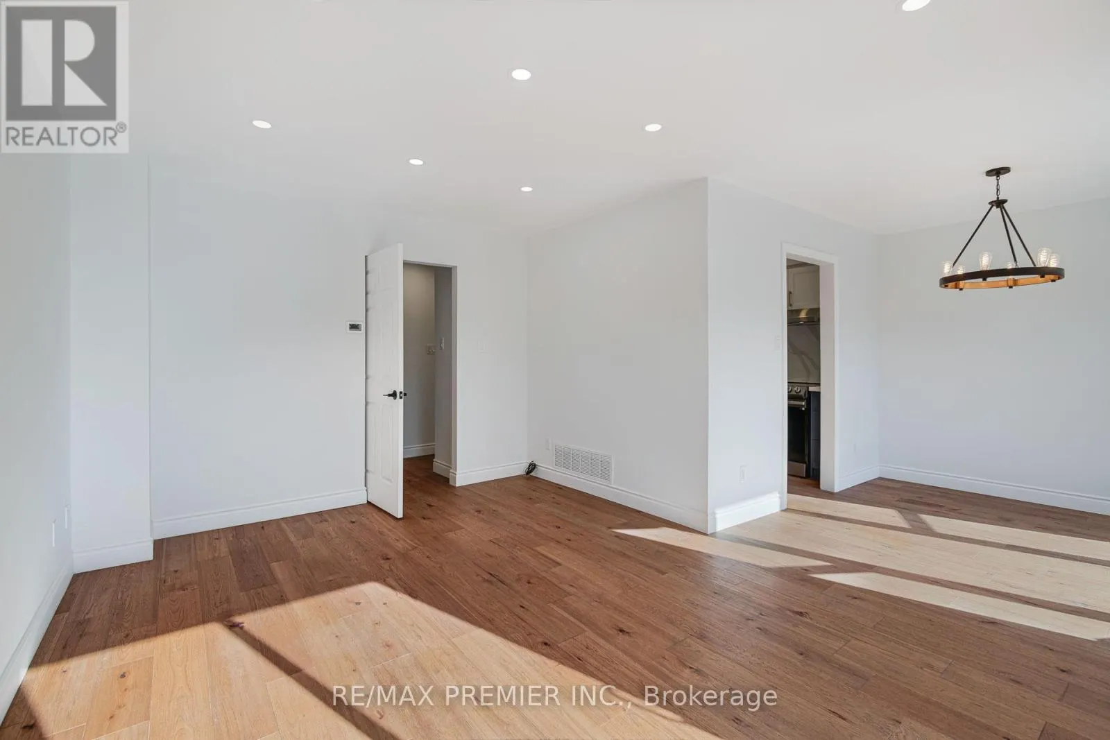 23 SUNBIRD BOULEVARD
