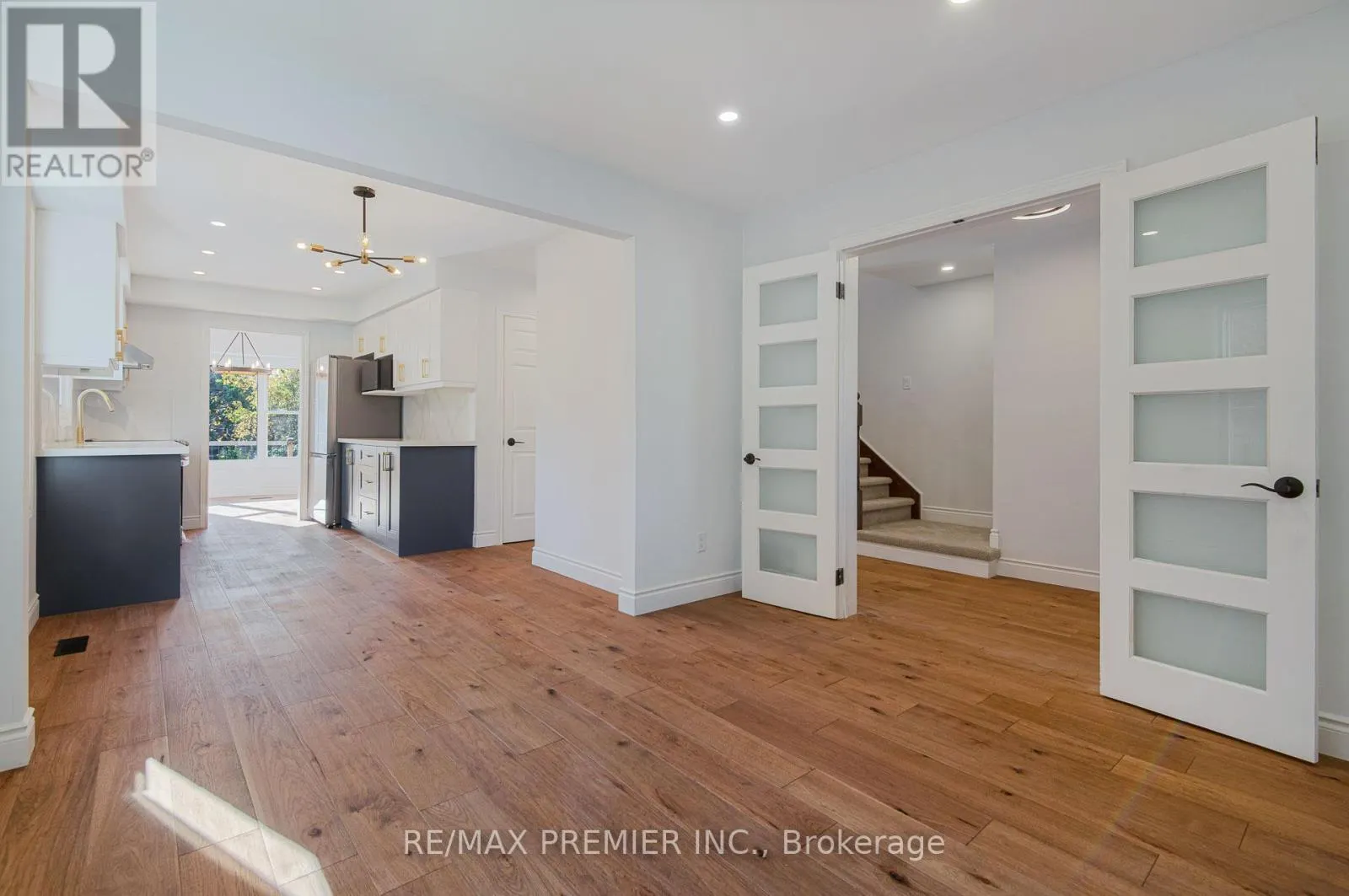 23 SUNBIRD BOULEVARD