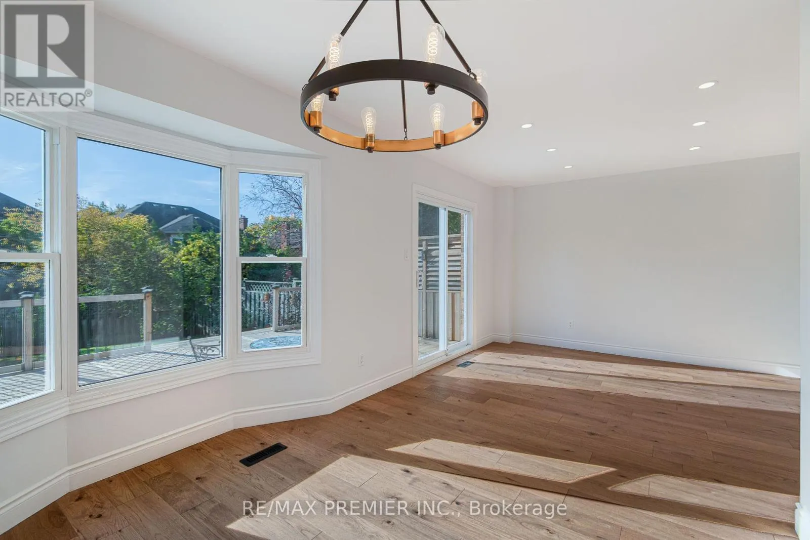 23 SUNBIRD BOULEVARD