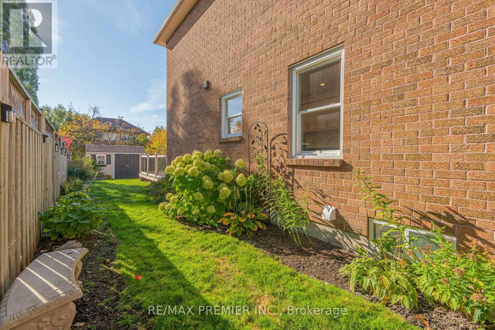 23 SUNBIRD BOULEVARD