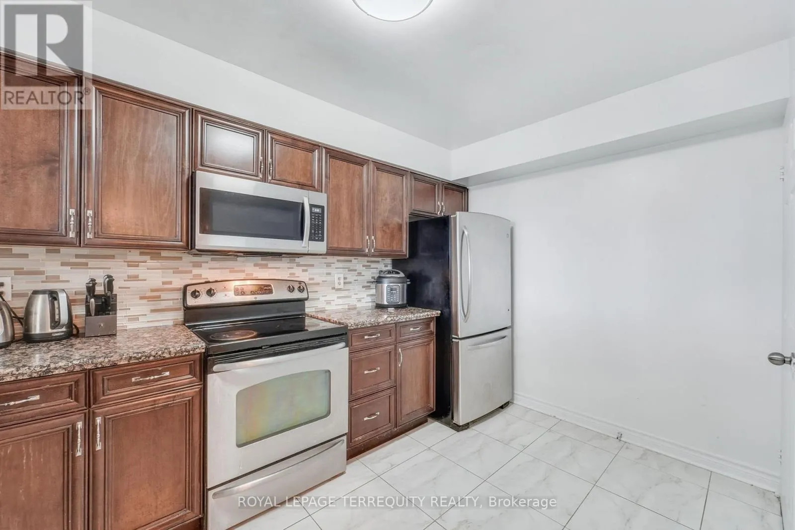1107 - 8501 BAYVIEW AVENUE