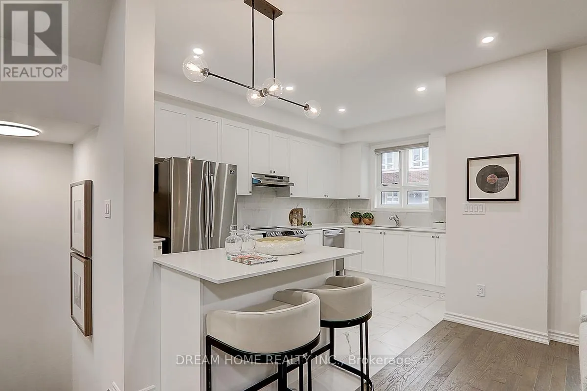 15 CHICAGO LANE