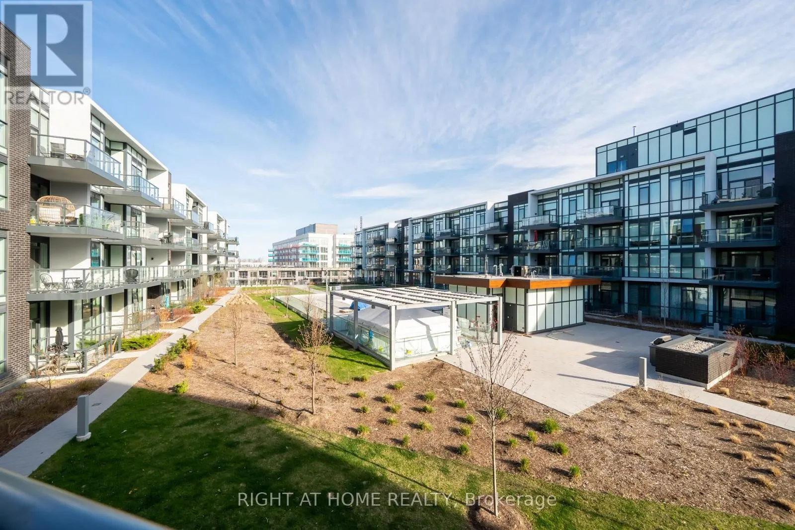 202 - 415 SEA RAY AVENUE