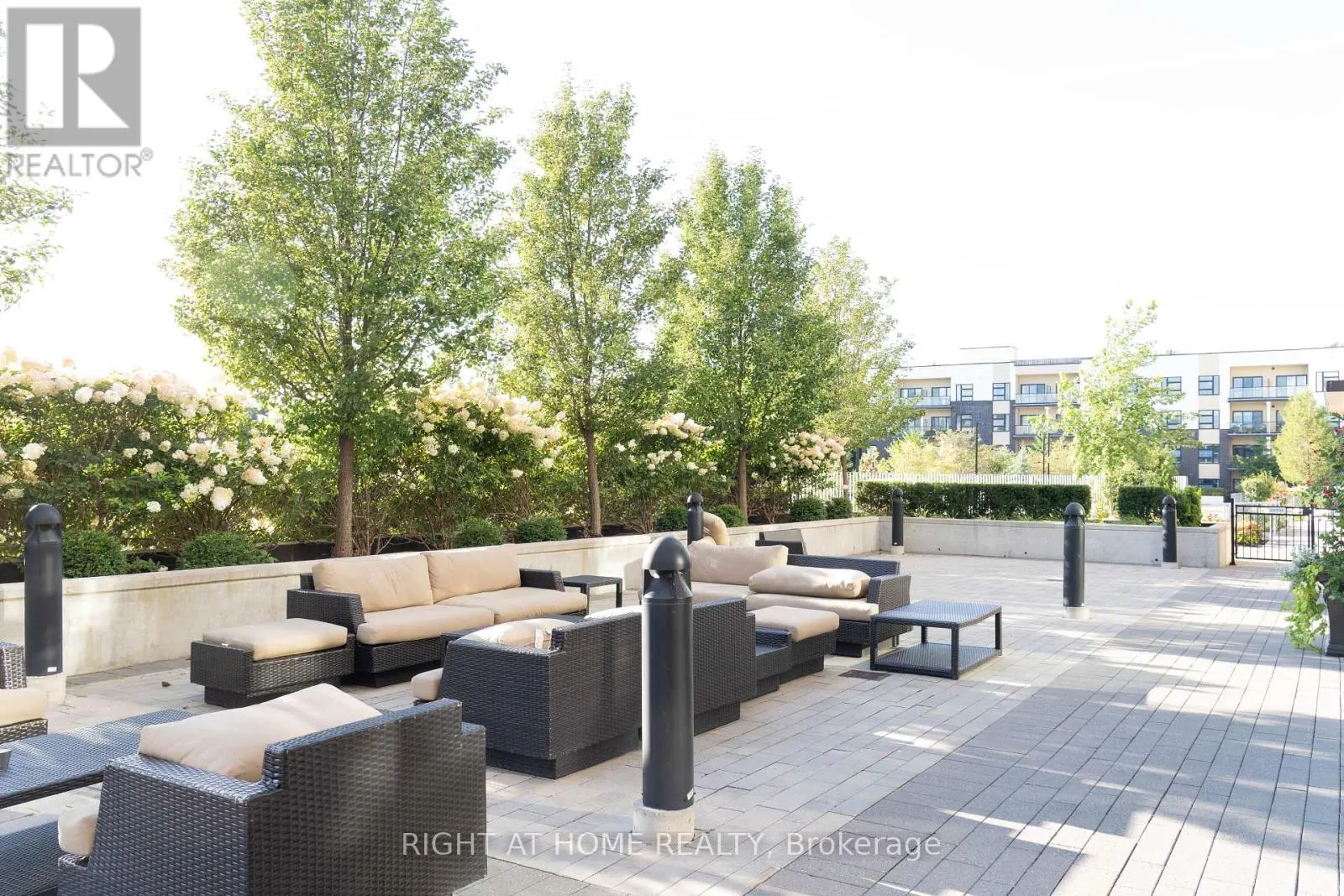 324 - 555 WILLIAM GRAHAM DRIVE