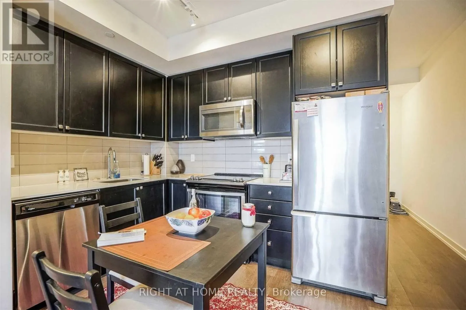 324 - 555 WILLIAM GRAHAM DRIVE