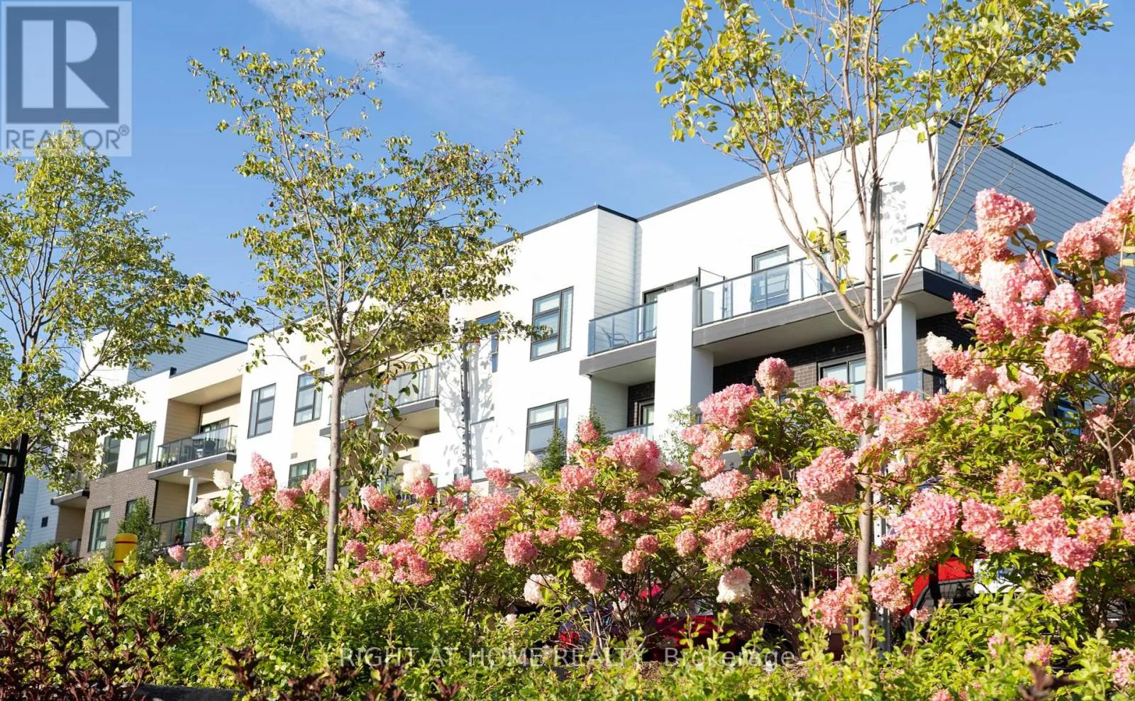 324 - 555 WILLIAM GRAHAM DRIVE