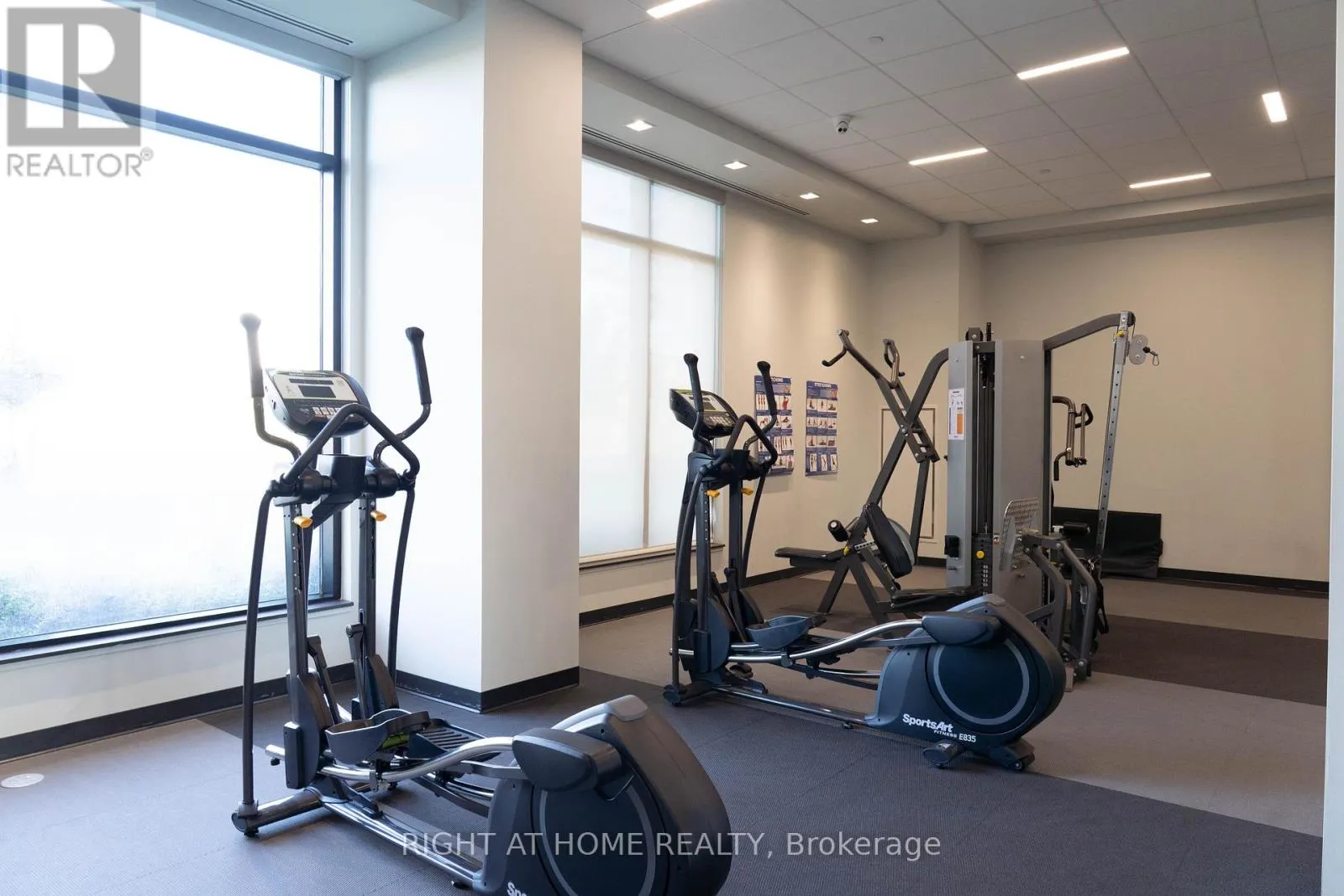 324 - 555 WILLIAM GRAHAM DRIVE