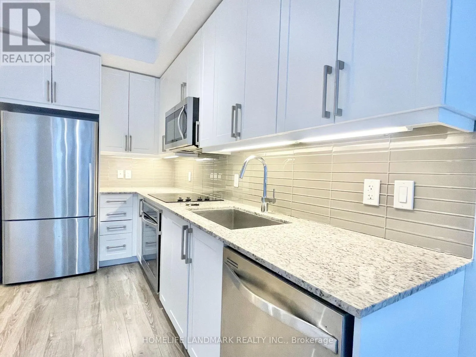 1105A - 9608 YONGE STREET