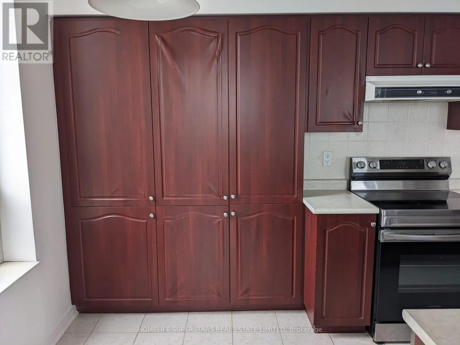 LPH10 - 330 RED MAPLE ROAD