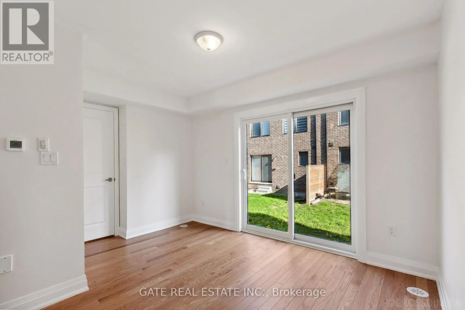 27 MONEYPENNY PLACE