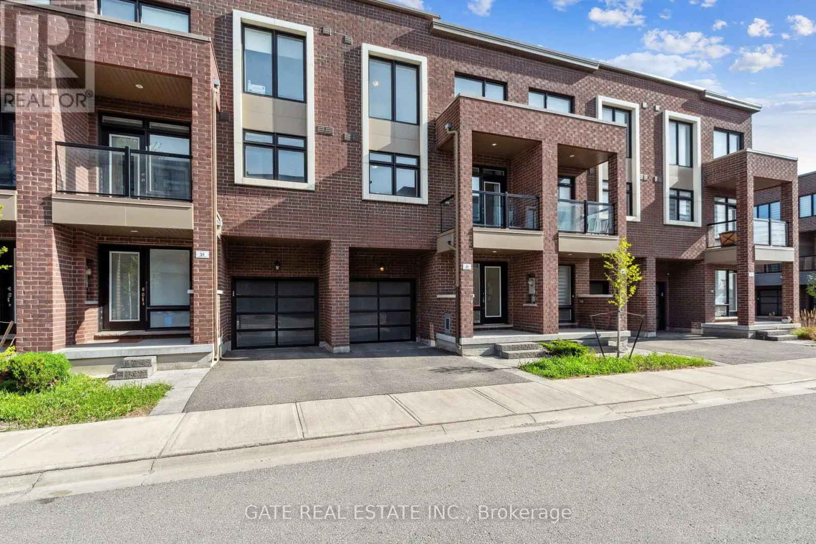 27 MONEYPENNY PLACE