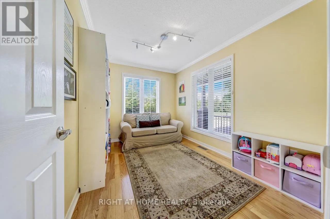 108 KING WILLIAM CRESCENT