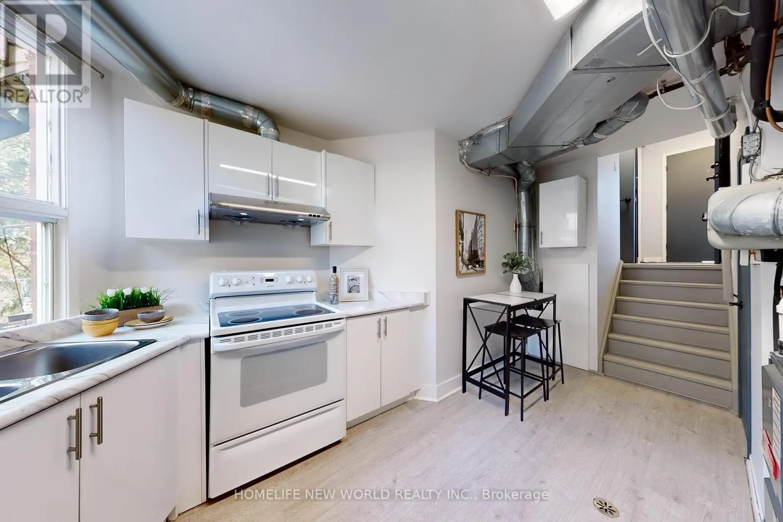 285 LORNE AVENUE
