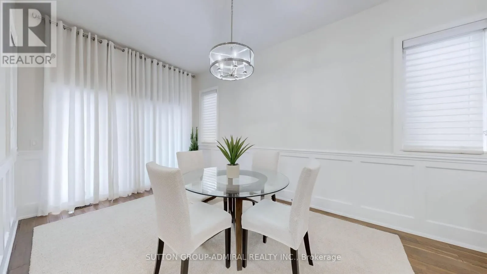 392 WOODGATE PINES DRIVE