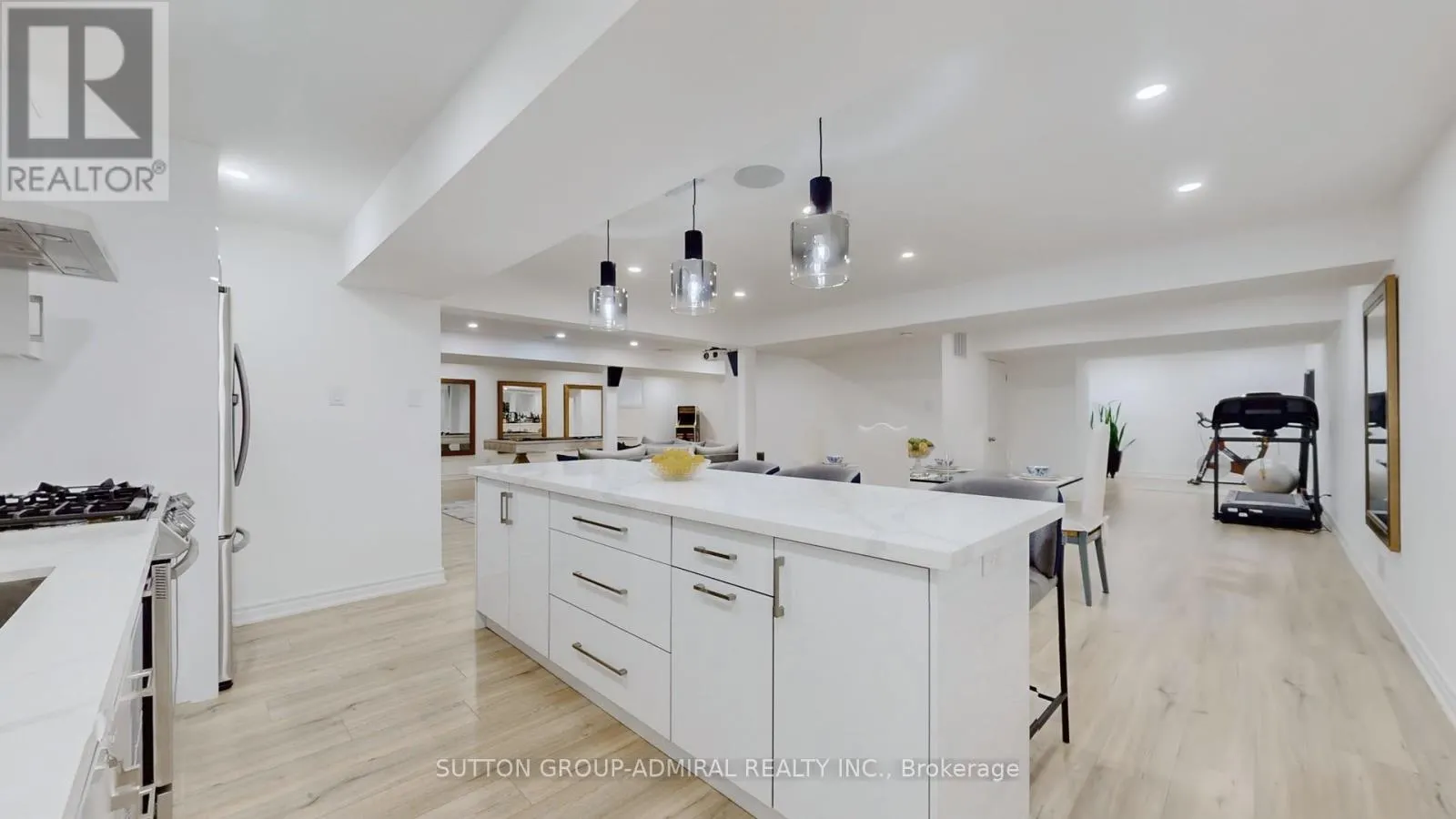 392 WOODGATE PINES DRIVE