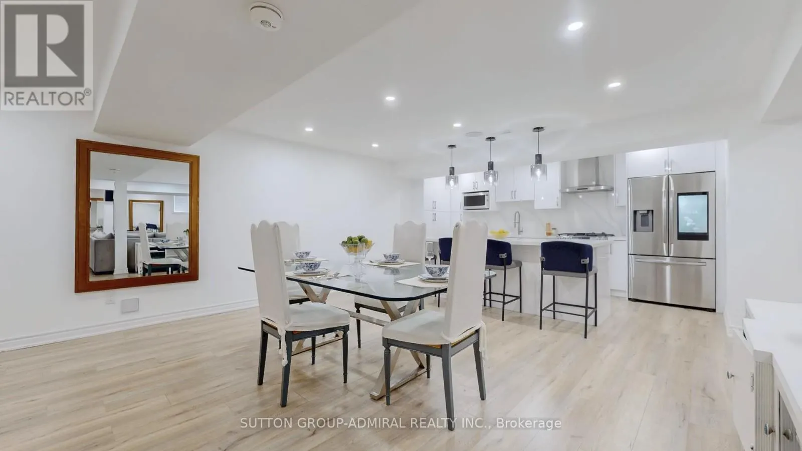392 WOODGATE PINES DRIVE