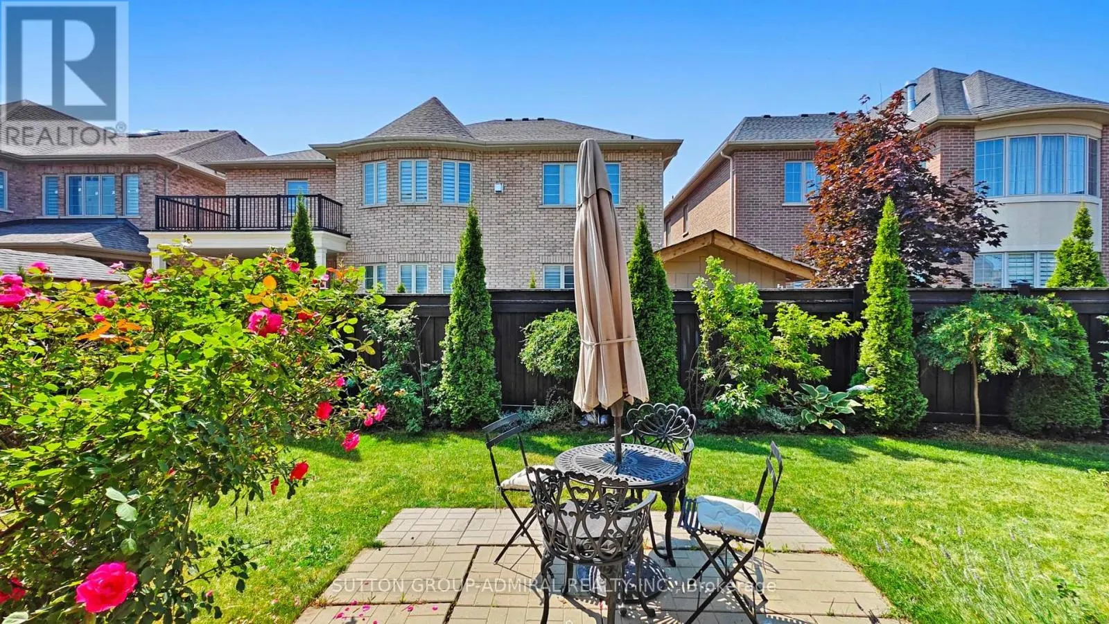 392 WOODGATE PINES DRIVE
