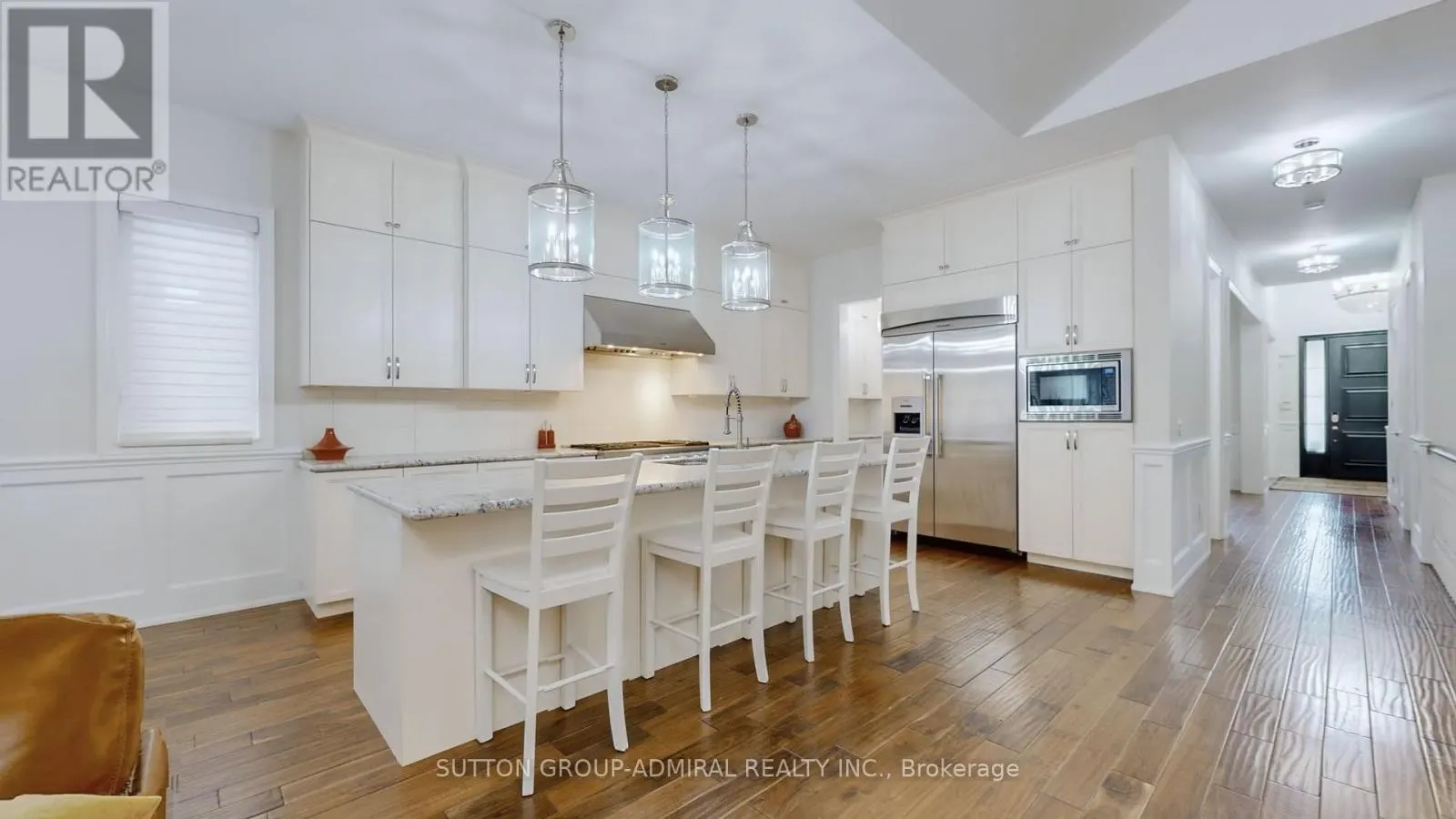 392 WOODGATE PINES DRIVE