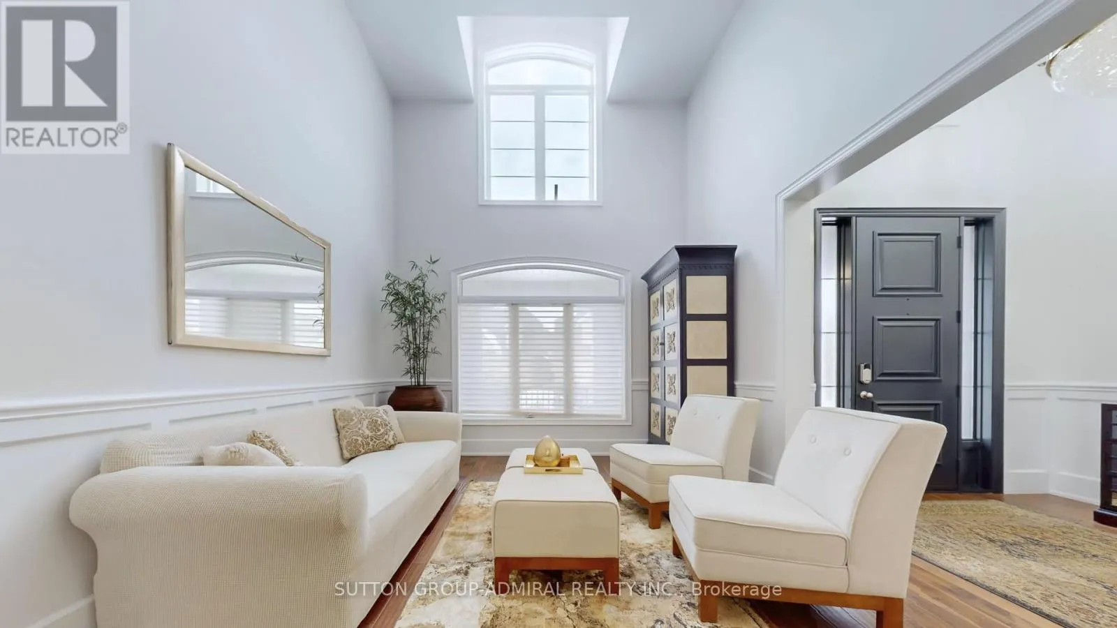 392 WOODGATE PINES DRIVE