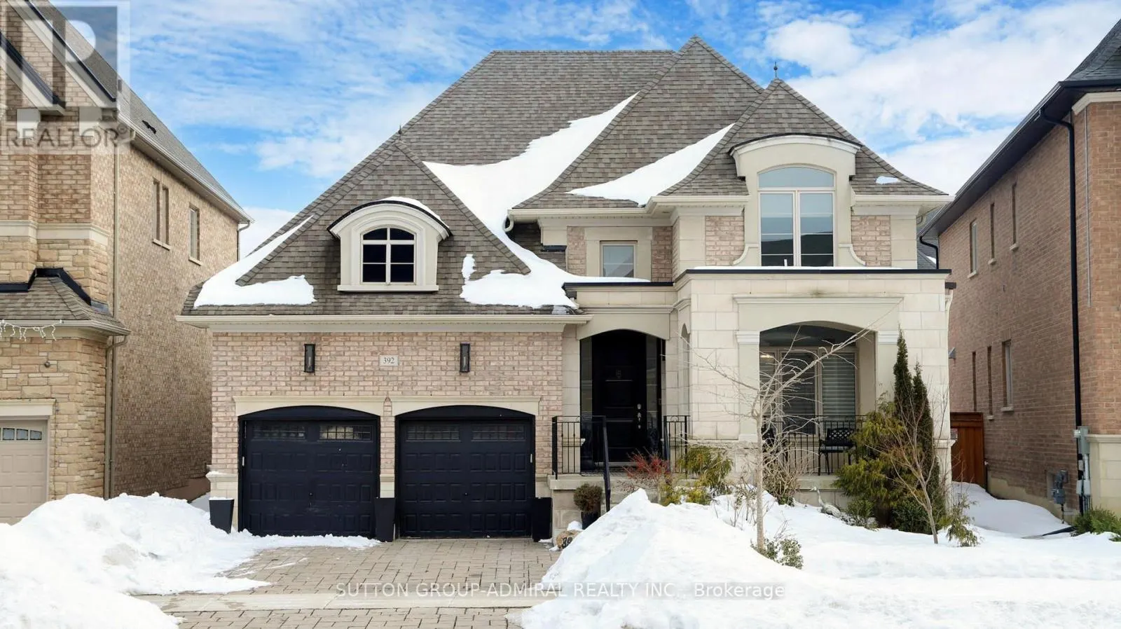 392 WOODGATE PINES DRIVE