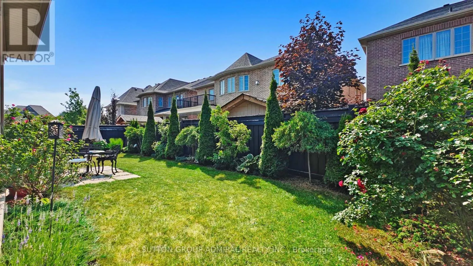392 WOODGATE PINES DRIVE