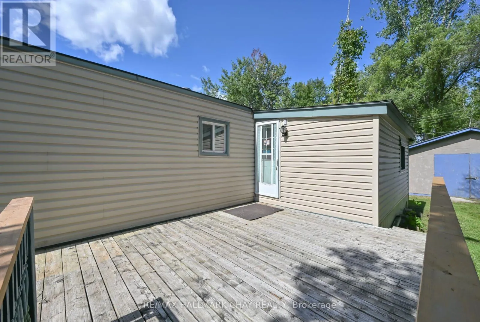 32 SHAMROCK CRESCENT