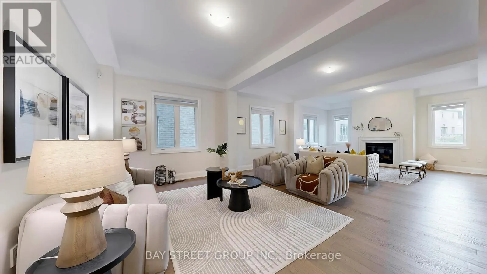 165 HILLSVIEW DRIVE