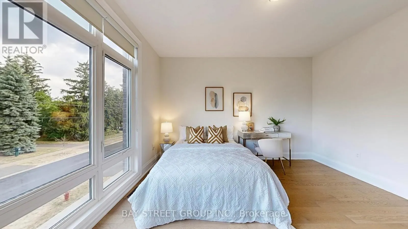 165 HILLSVIEW DRIVE