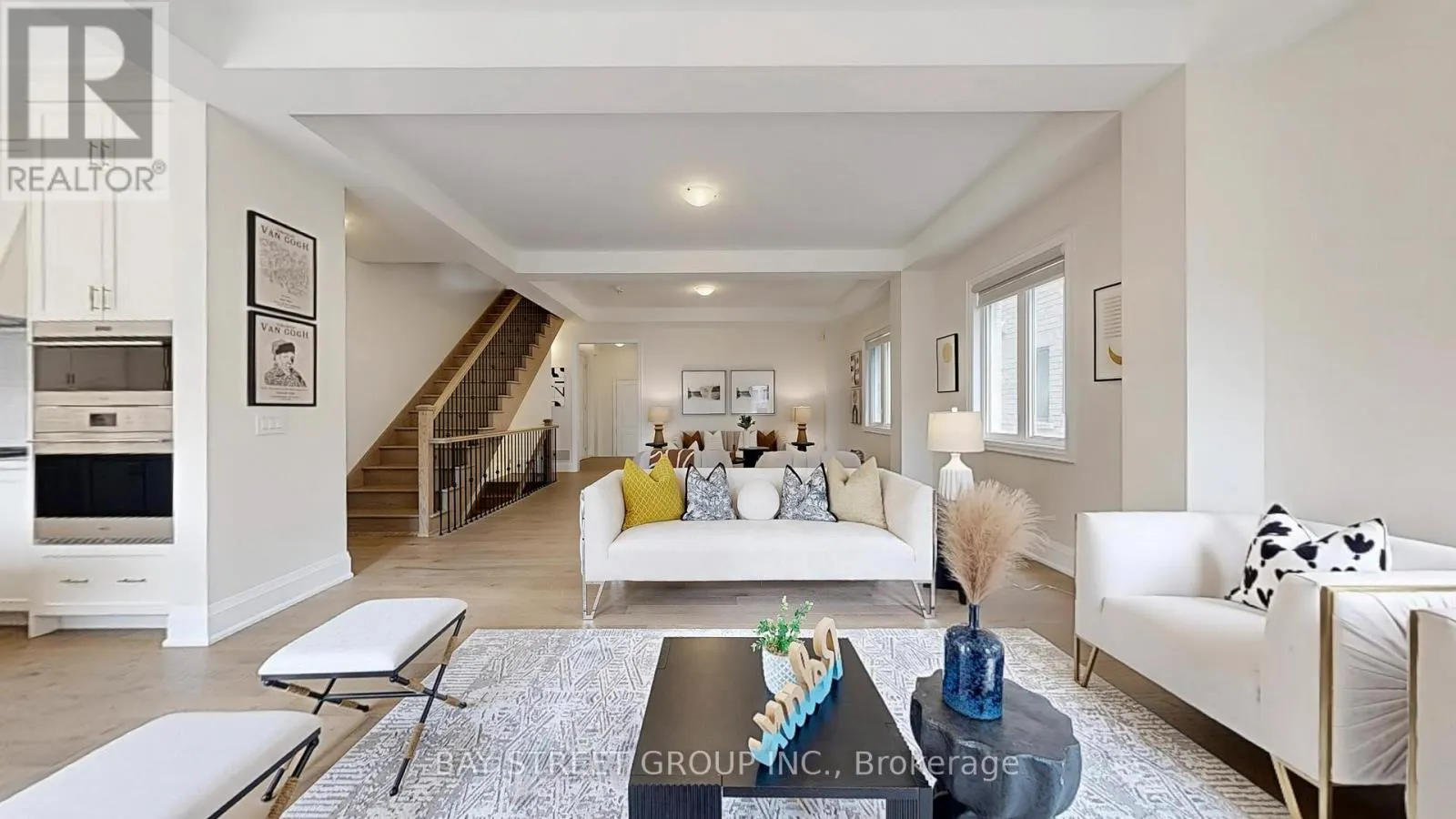 165 HILLSVIEW DRIVE