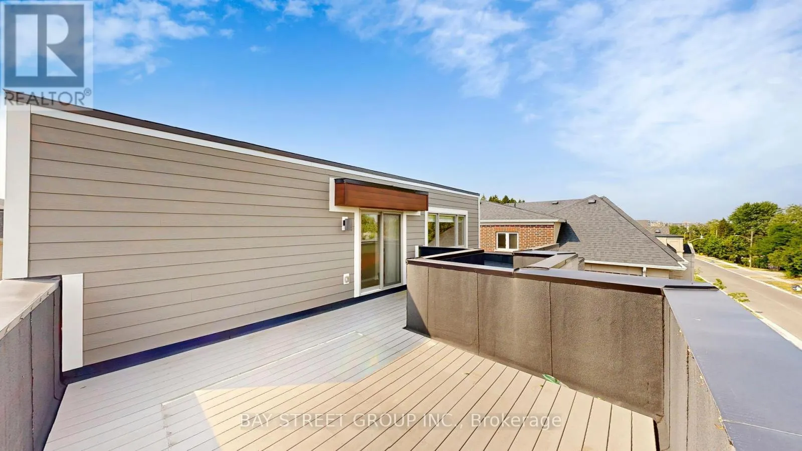 165 HILLSVIEW DRIVE