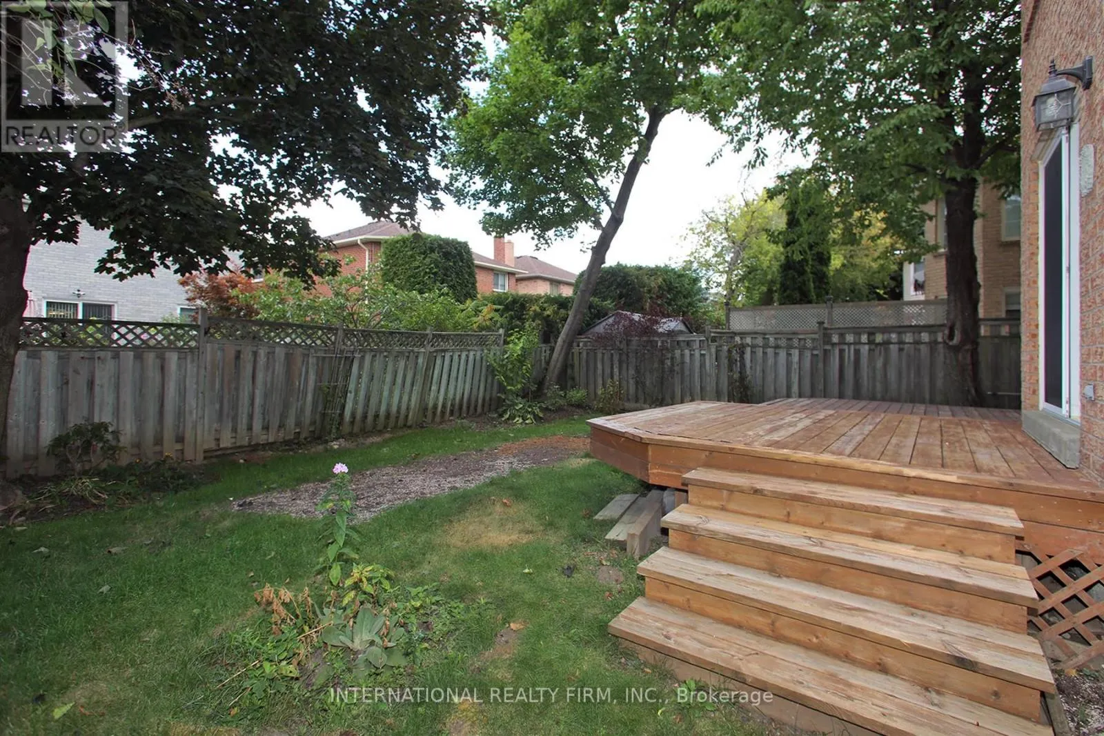 22 LARKIN AVENUE