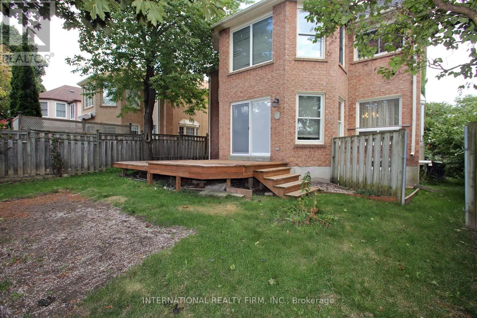 22 LARKIN AVENUE