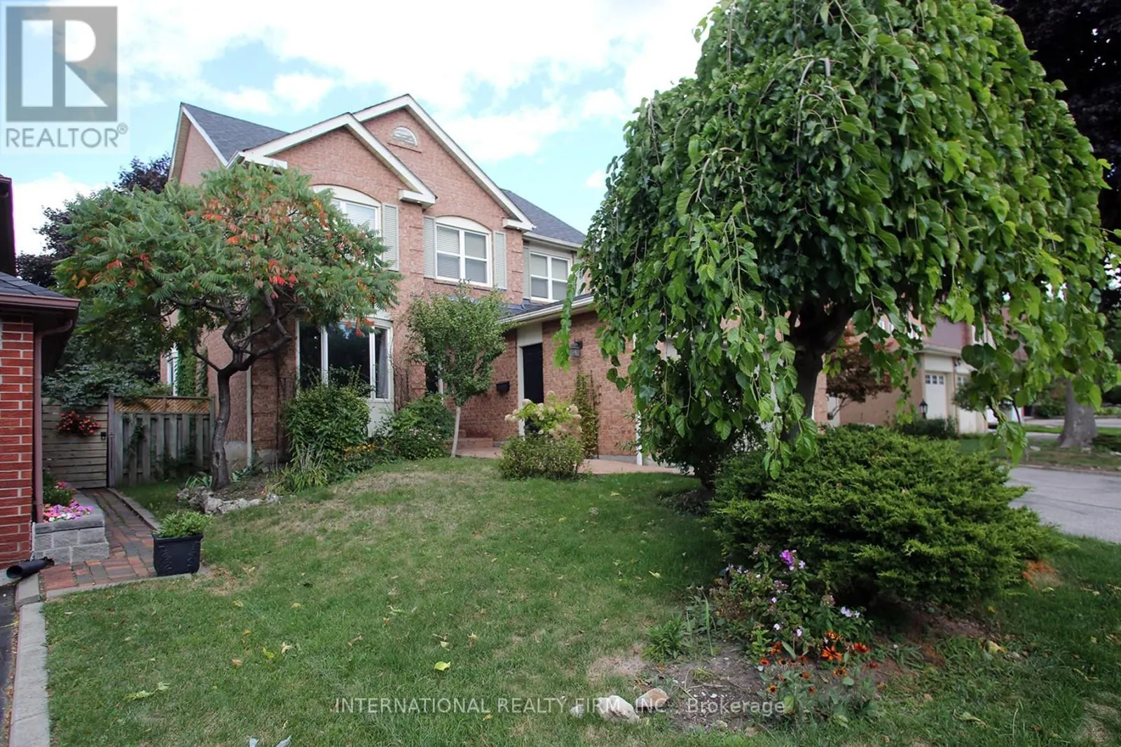 22 LARKIN AVENUE