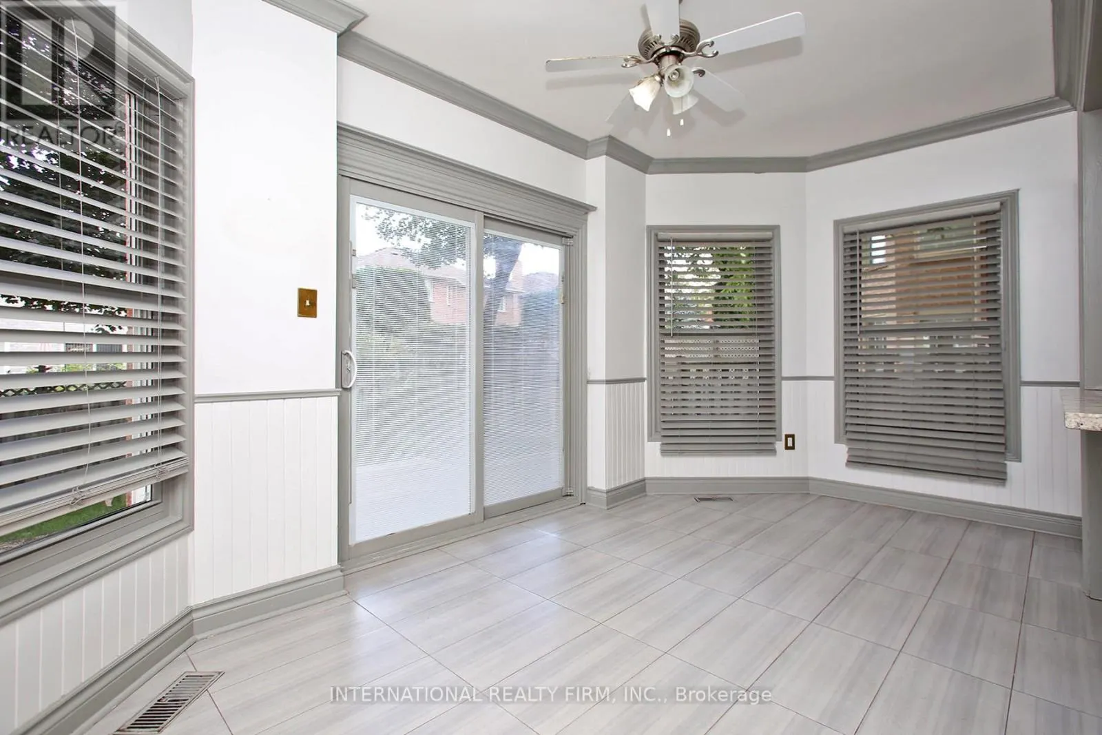22 LARKIN AVENUE