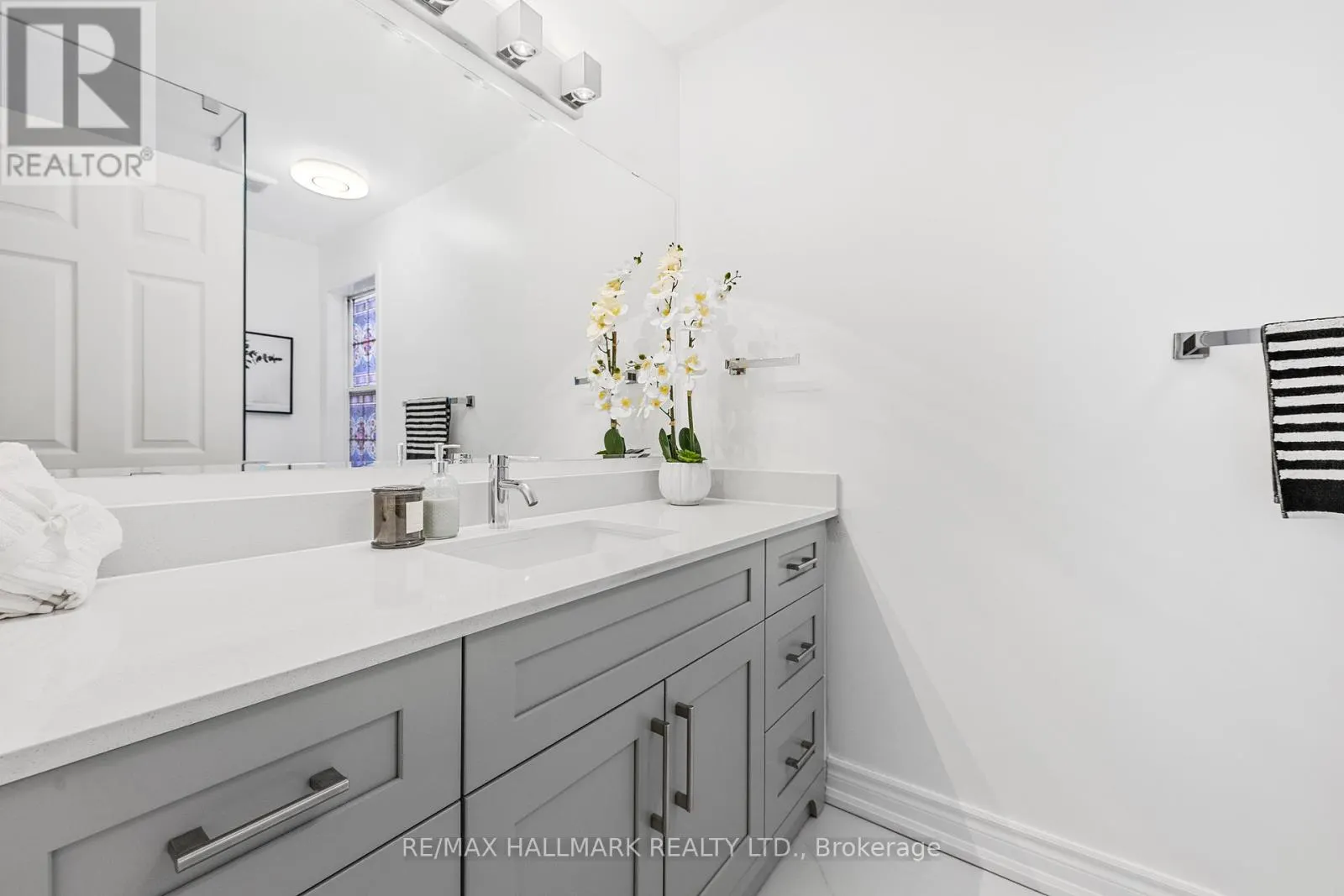 7 DELPHINIUM AVENUE