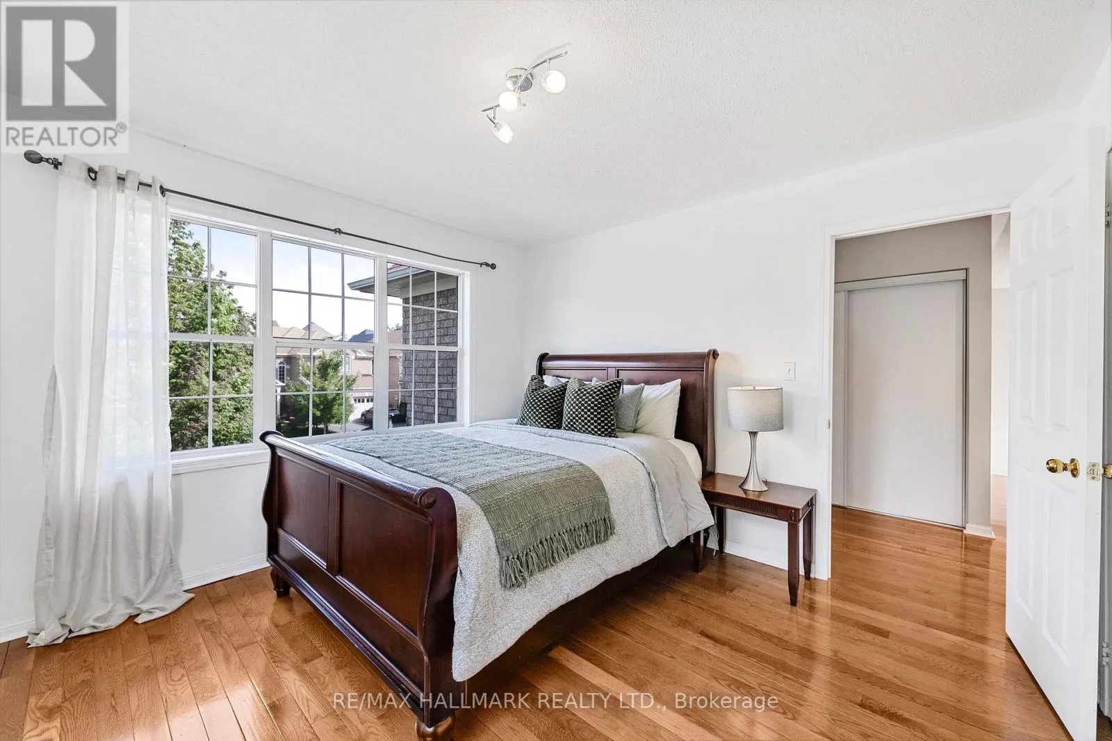 7 DELPHINIUM AVENUE