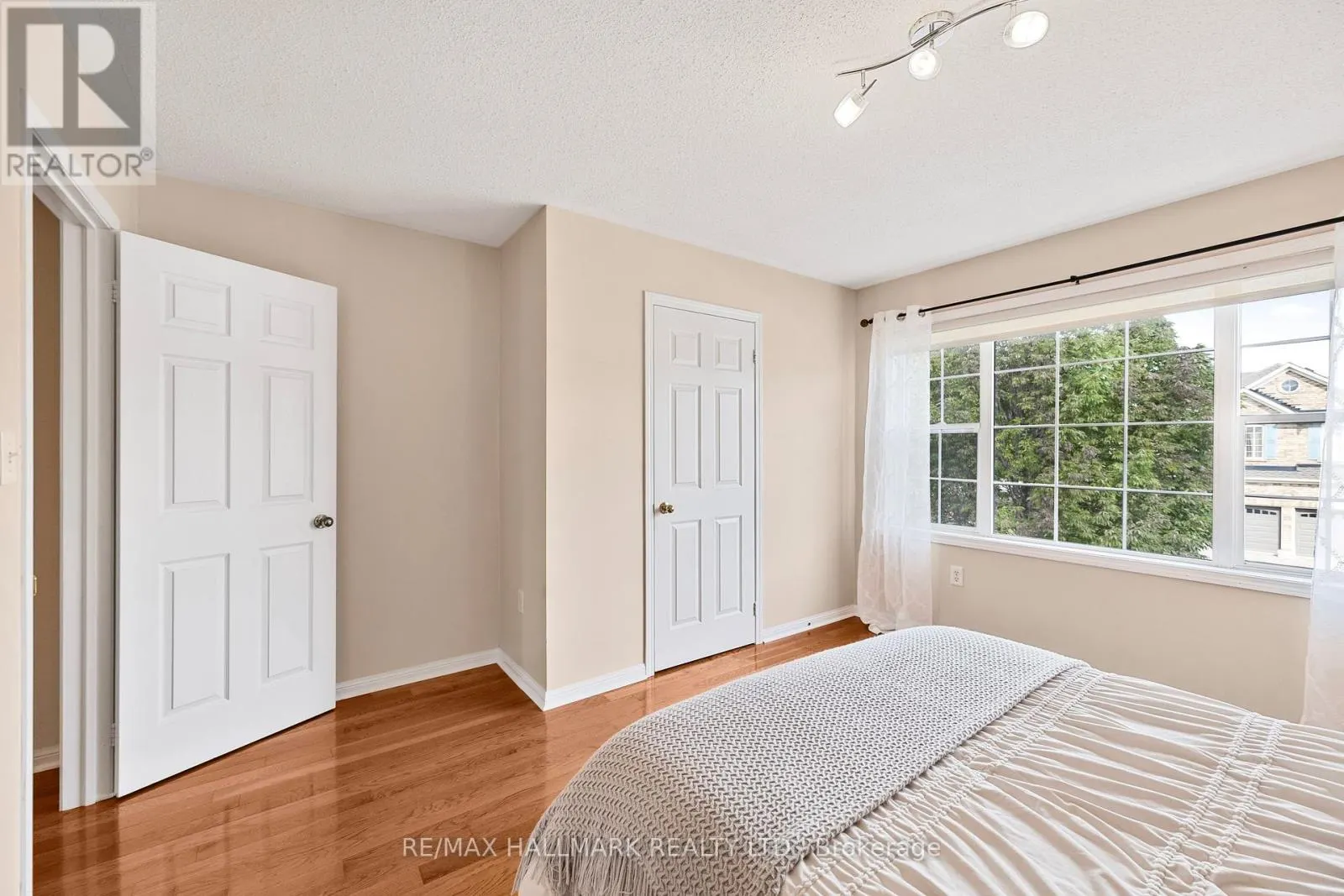 7 DELPHINIUM AVENUE