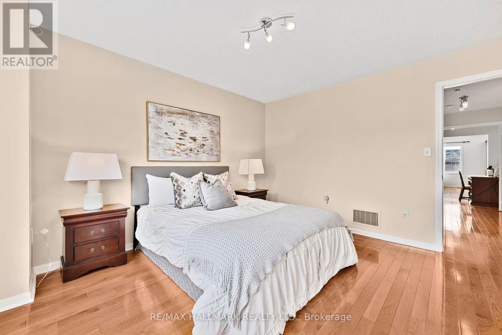 7 DELPHINIUM AVENUE