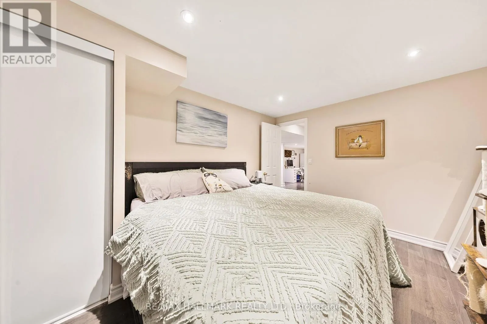 7 DELPHINIUM AVENUE