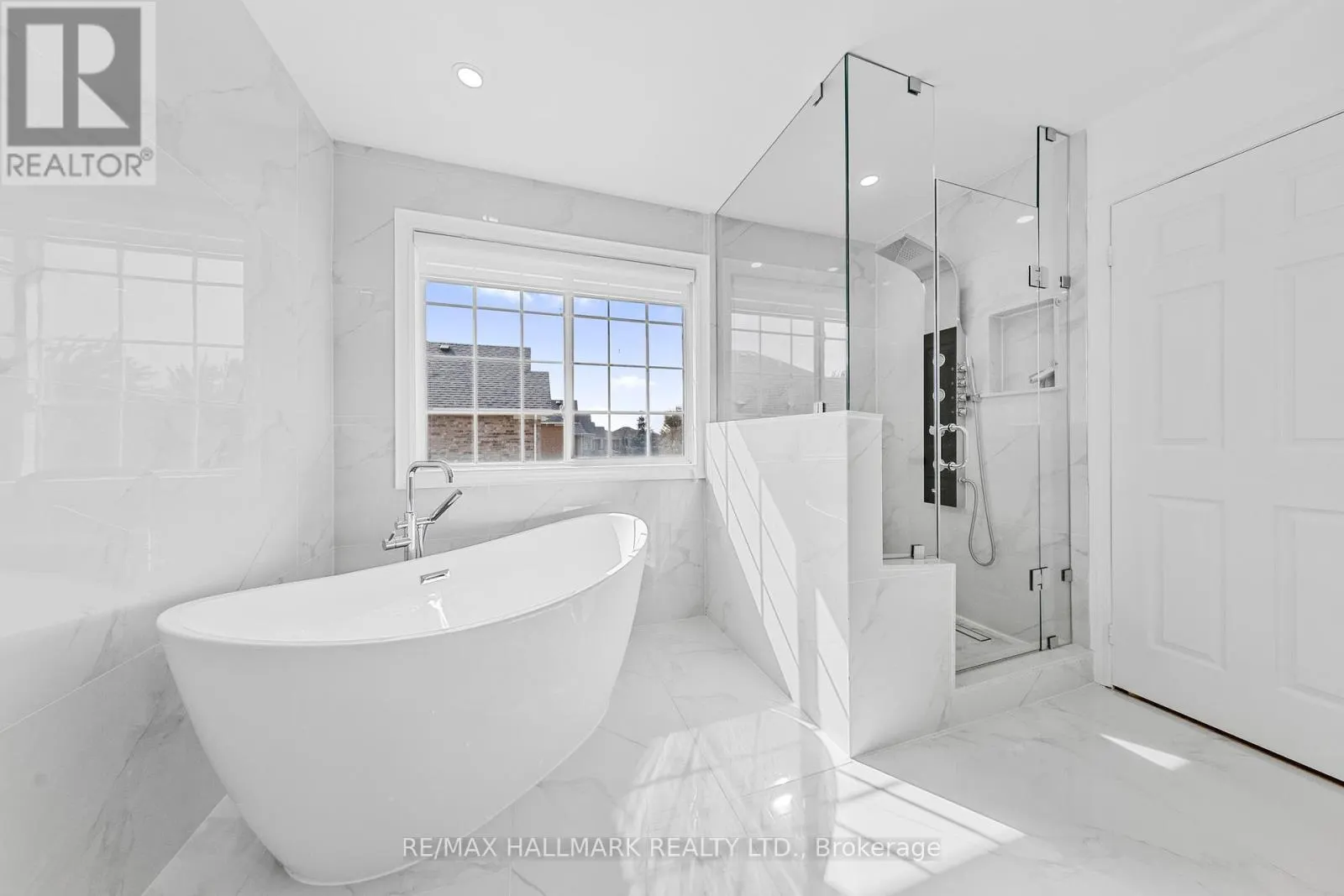 7 DELPHINIUM AVENUE