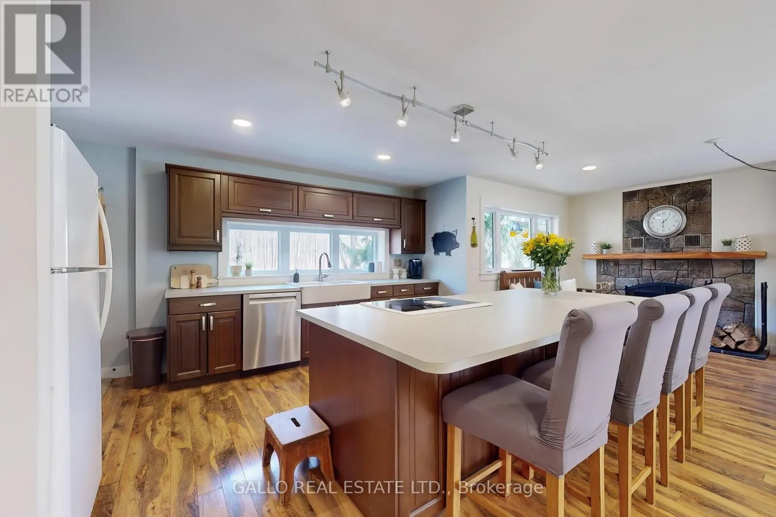15380 MCCOWAN ROAD