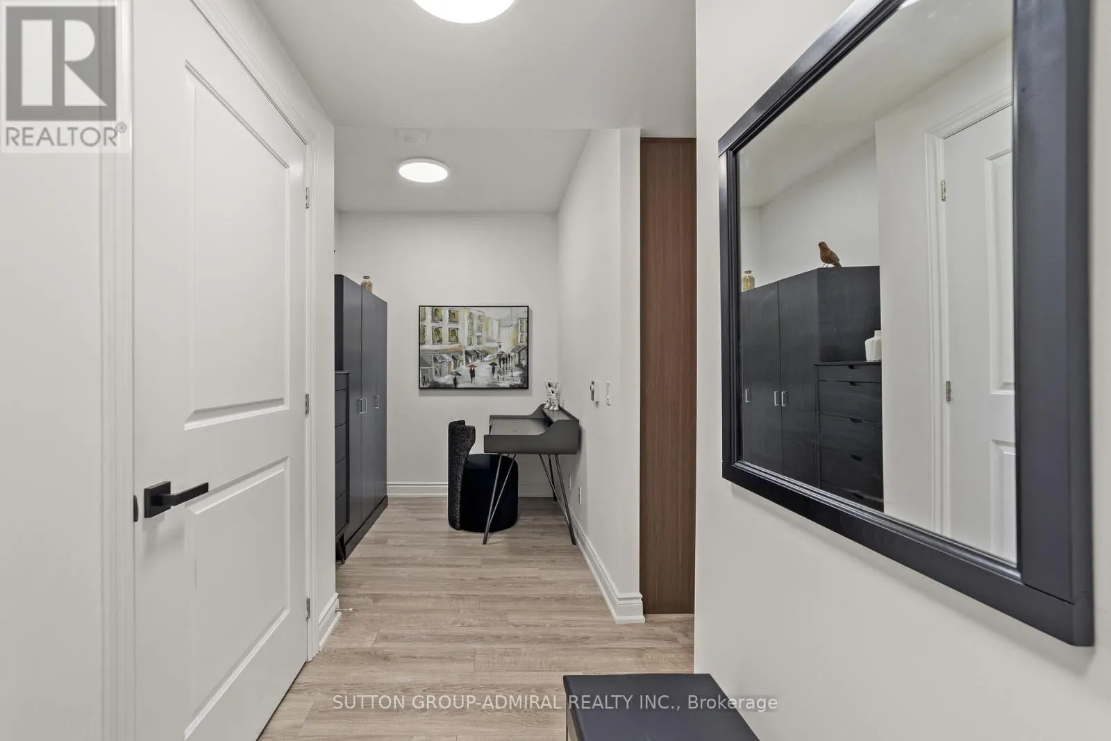 916 - 9618 YONGE STREET