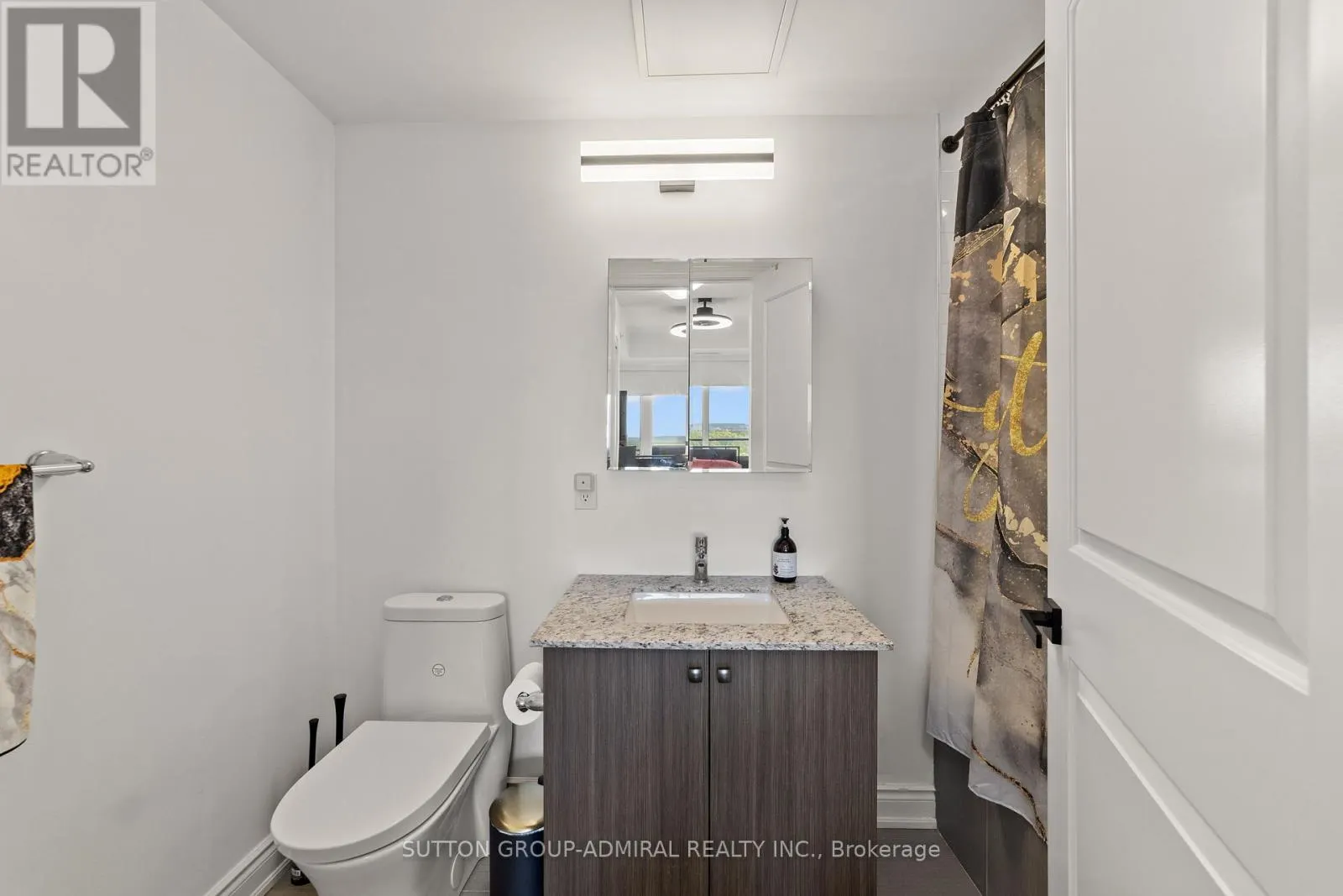 916 - 9618 YONGE STREET