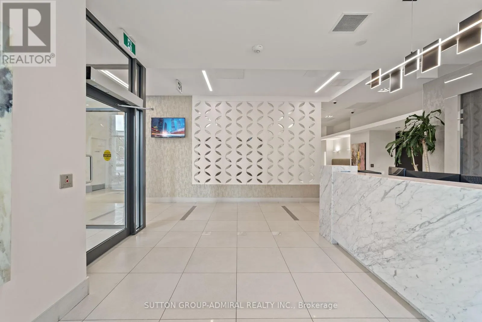 916 - 9618 YONGE STREET