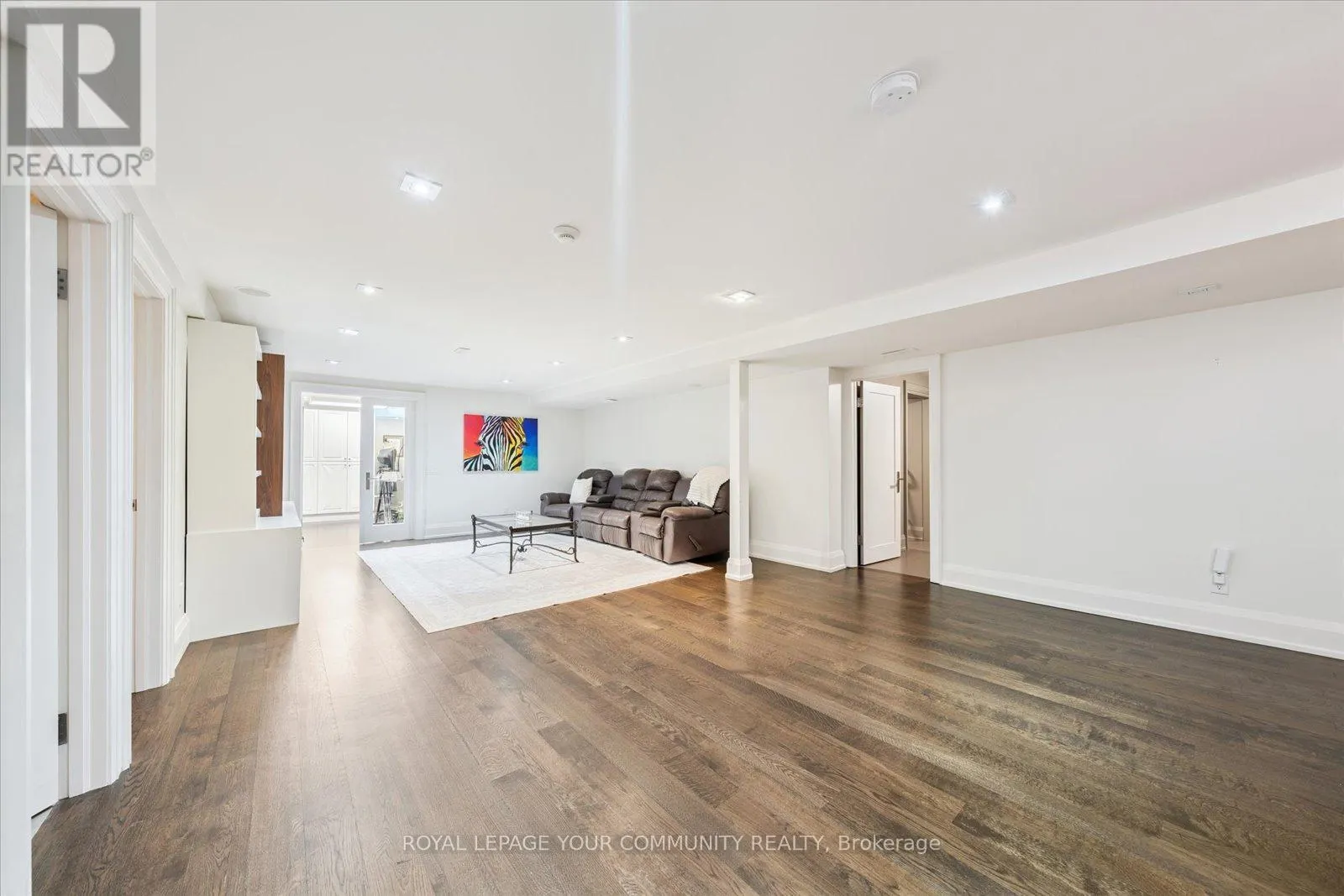 8 WINTERPORT COURT