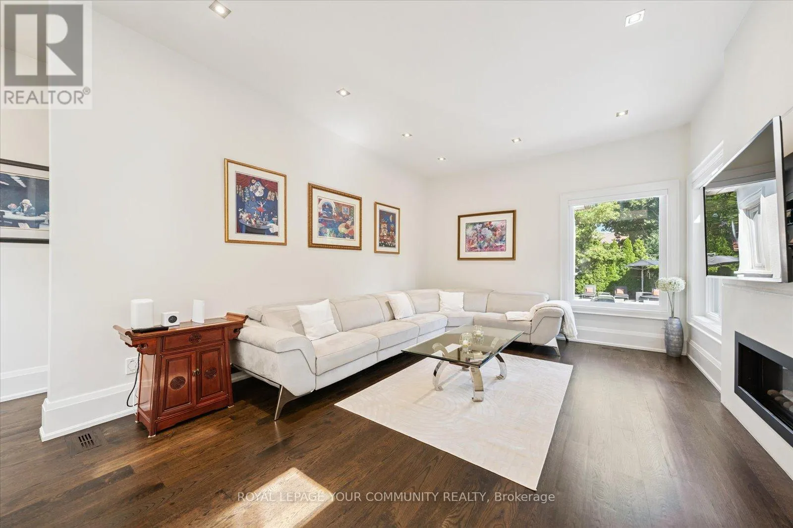 8 WINTERPORT COURT