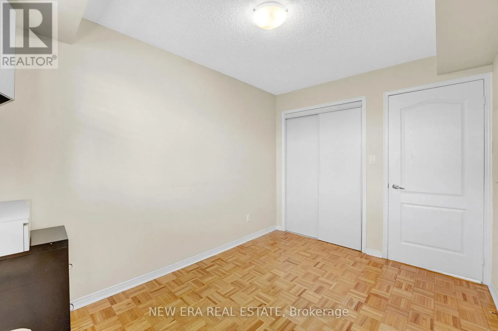 522 - 7373 MARTIN GROVE ROAD