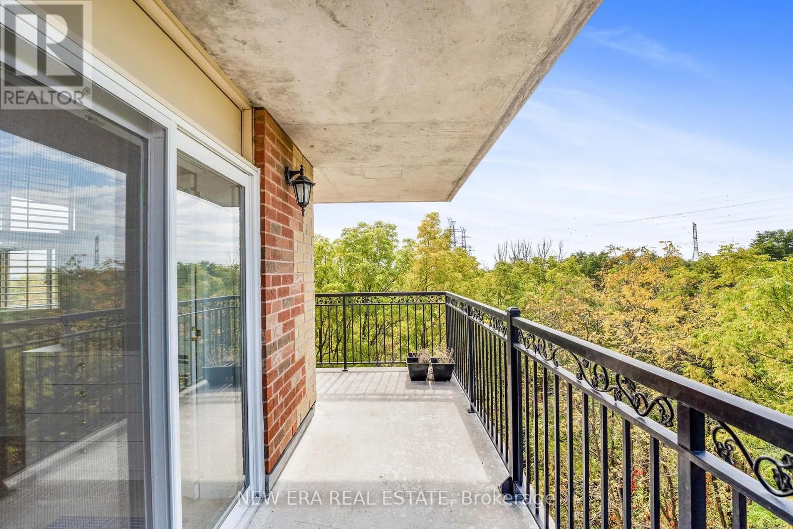 522 - 7373 MARTIN GROVE ROAD