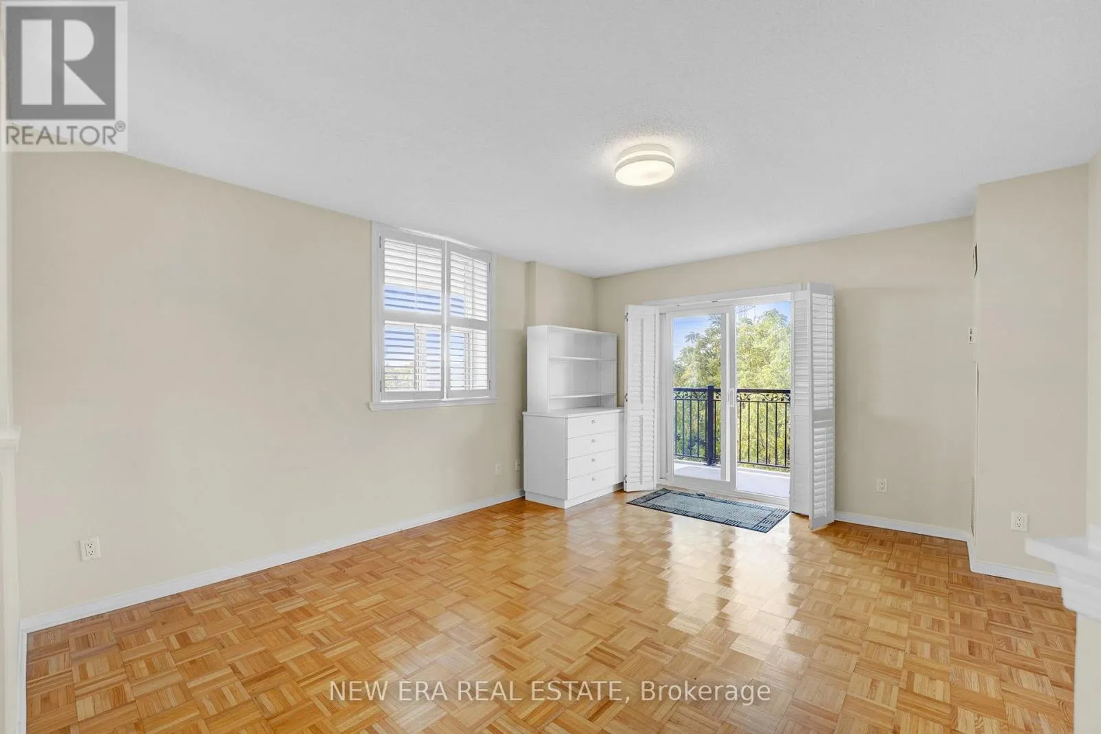 522 - 7373 MARTIN GROVE ROAD