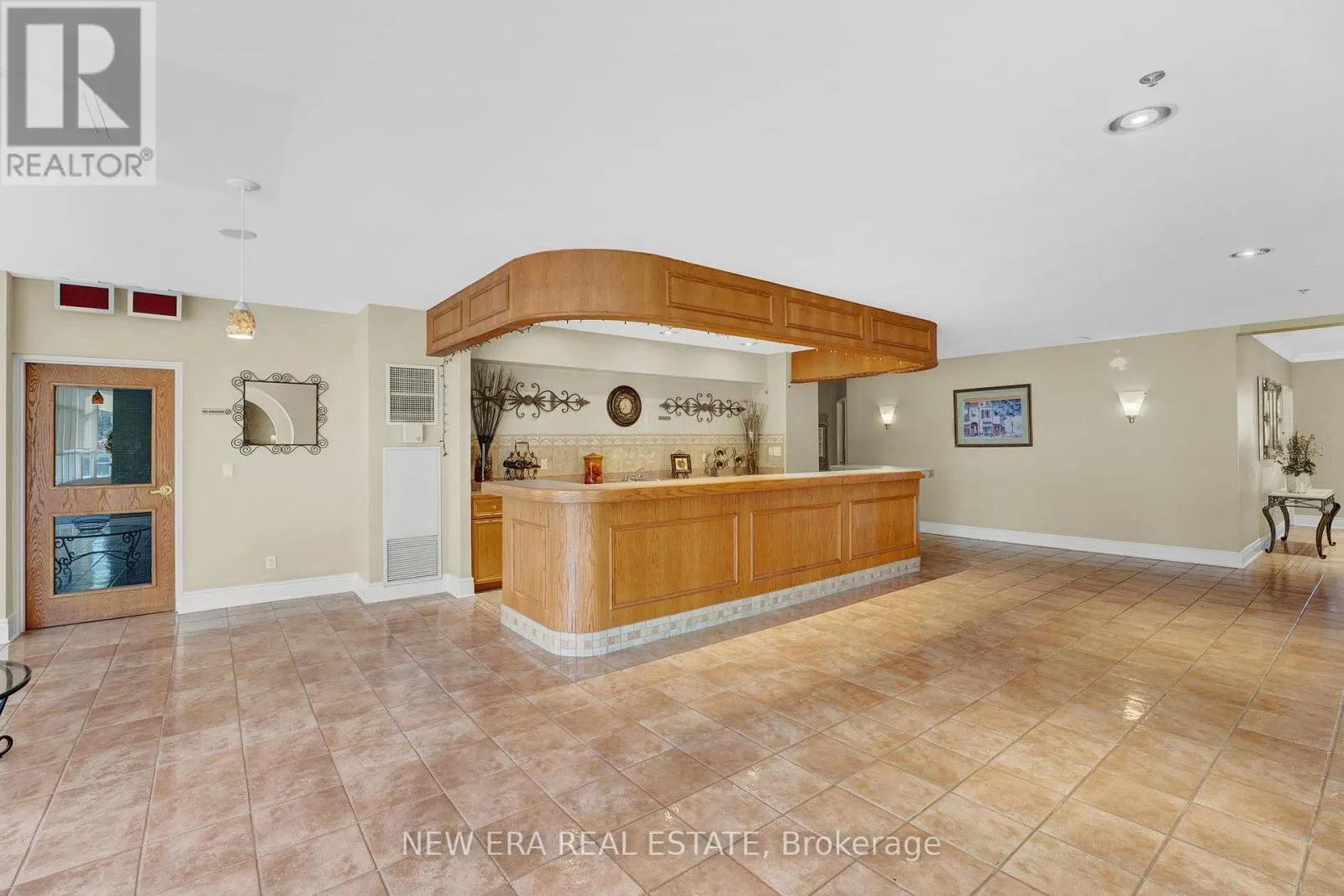 522 - 7373 MARTIN GROVE ROAD